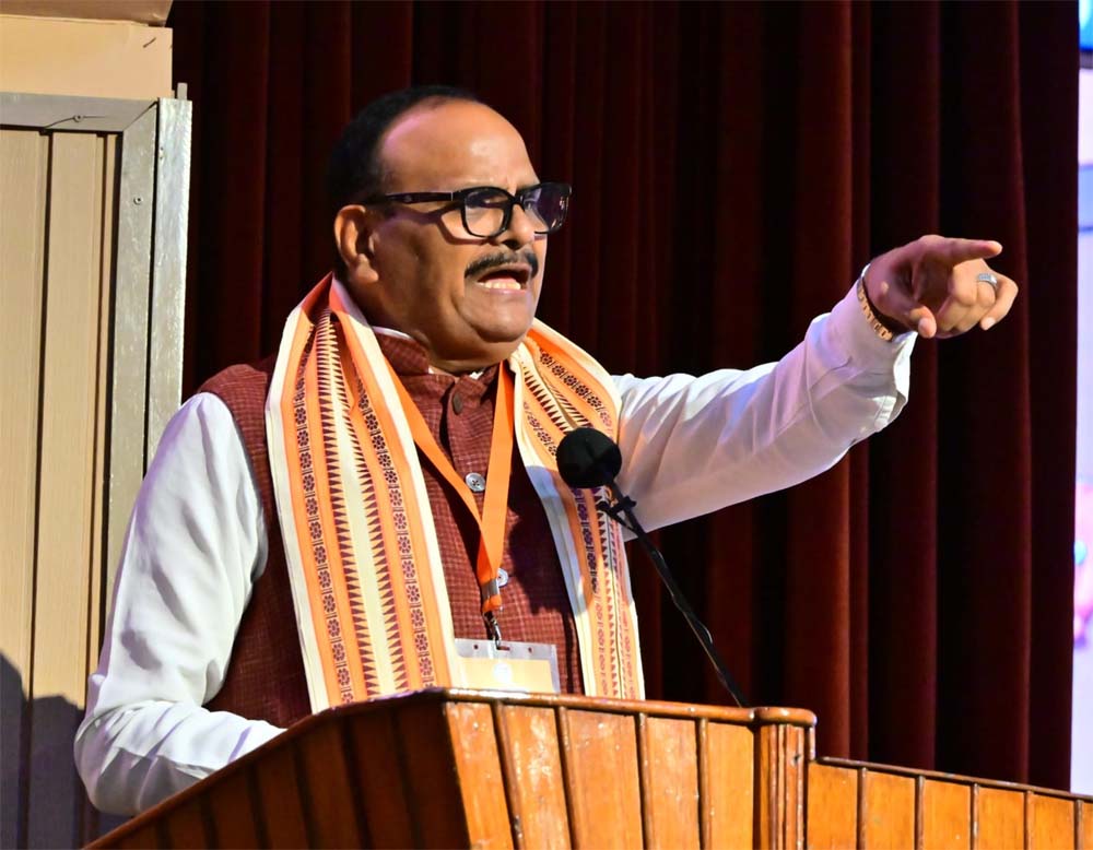 भाजपा के शिक्षक एवं स्नातक मतदाता प्रमुख सम्मेलन में डिप्टी सीएम ने रखे विचार