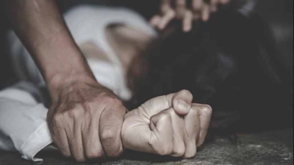 रिश्तों को किया शर्मसार! ममेरे भाई ने 13 साल तक युवती का किया यौन शोषण