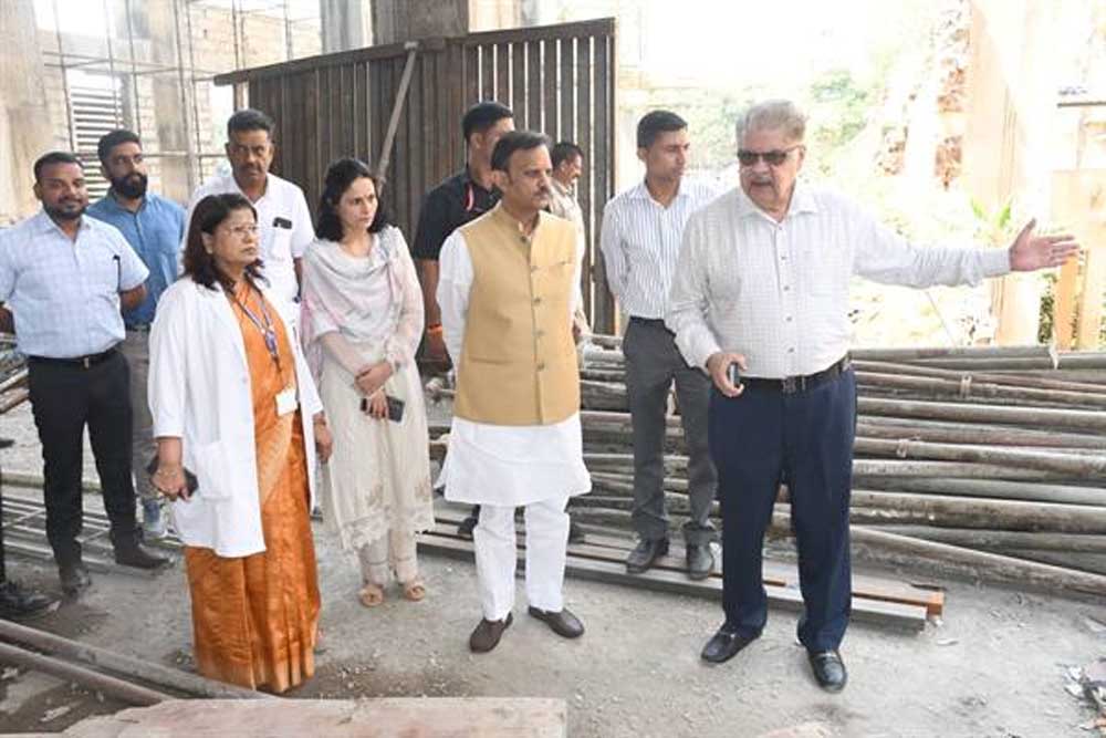 उप मुख्यमंत्री शुक्ल ने जीएमसी एवं हमीदिया चिकित्सालय परिसर में निर्माणाधीन कार्यों का किया निरीक्षण