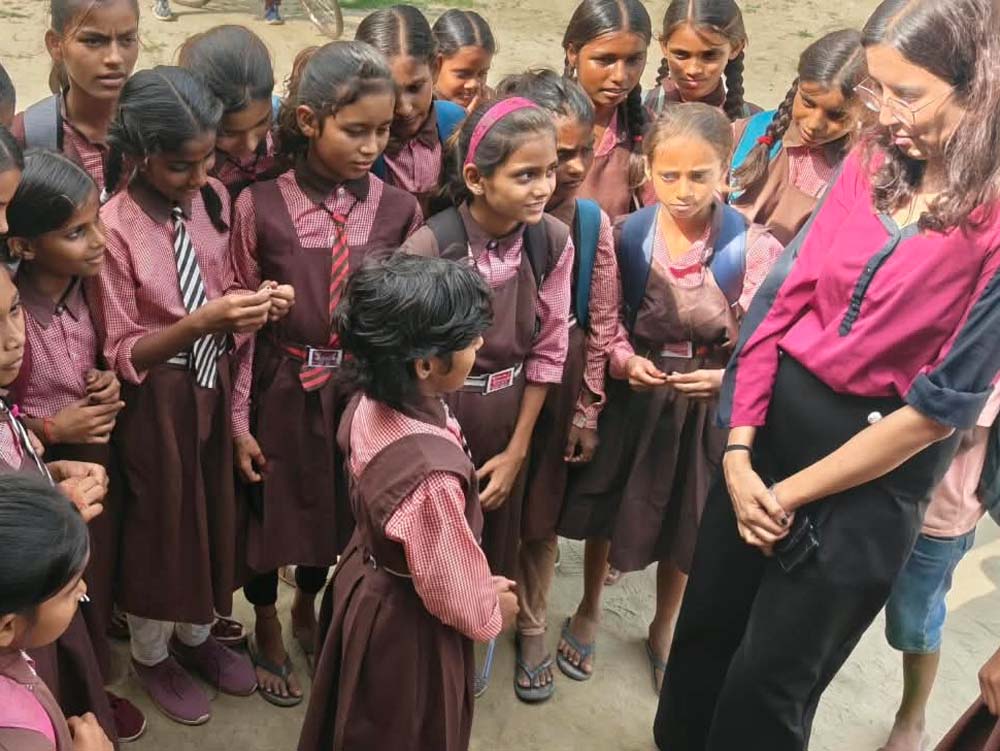 योगी सरकार की पहल से बालिकाओं में आत्मसम्मान, स्वास्थ्य जागरूकता और निर्णय लेने की क्षमता विकसित करने पर जोर