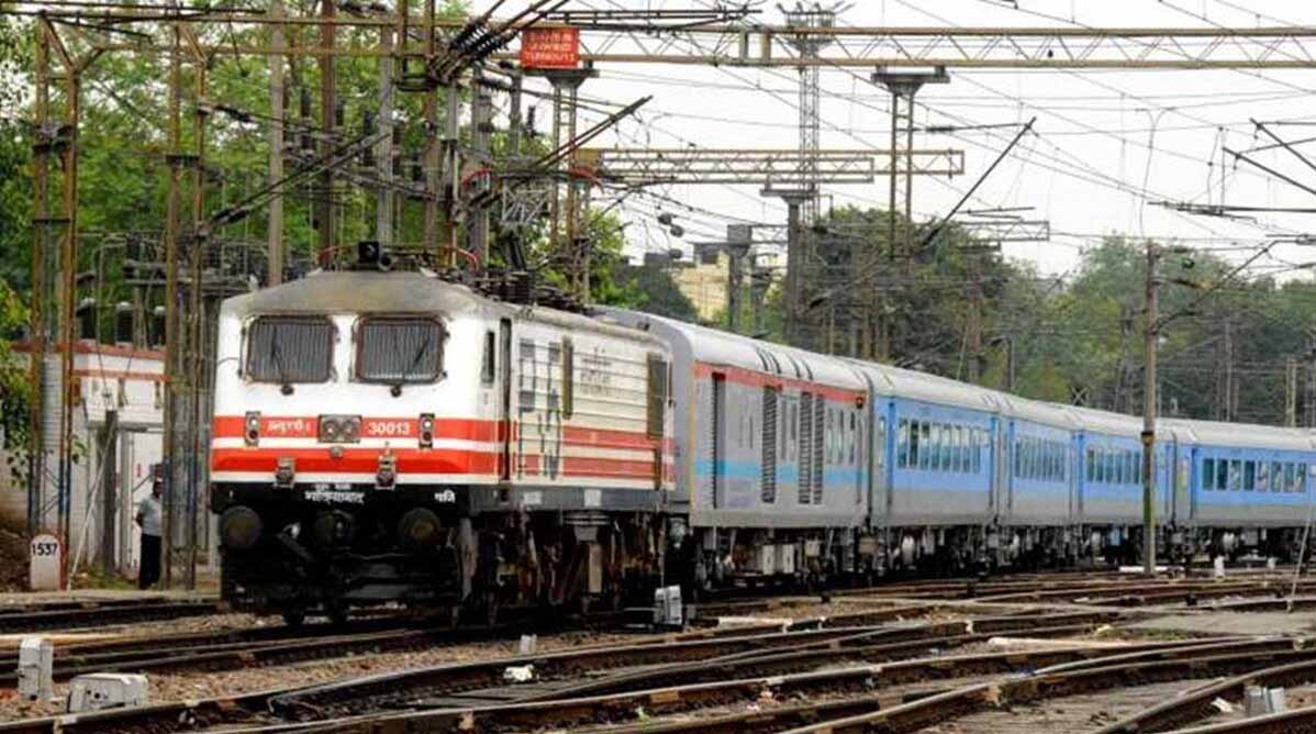 Special Train: दिवाली-छठ पर यात्रियों को राहत, प्रयागराज से हडपसर के लिए 21 अक्टूबर से विशेष ट्रेन शुरू